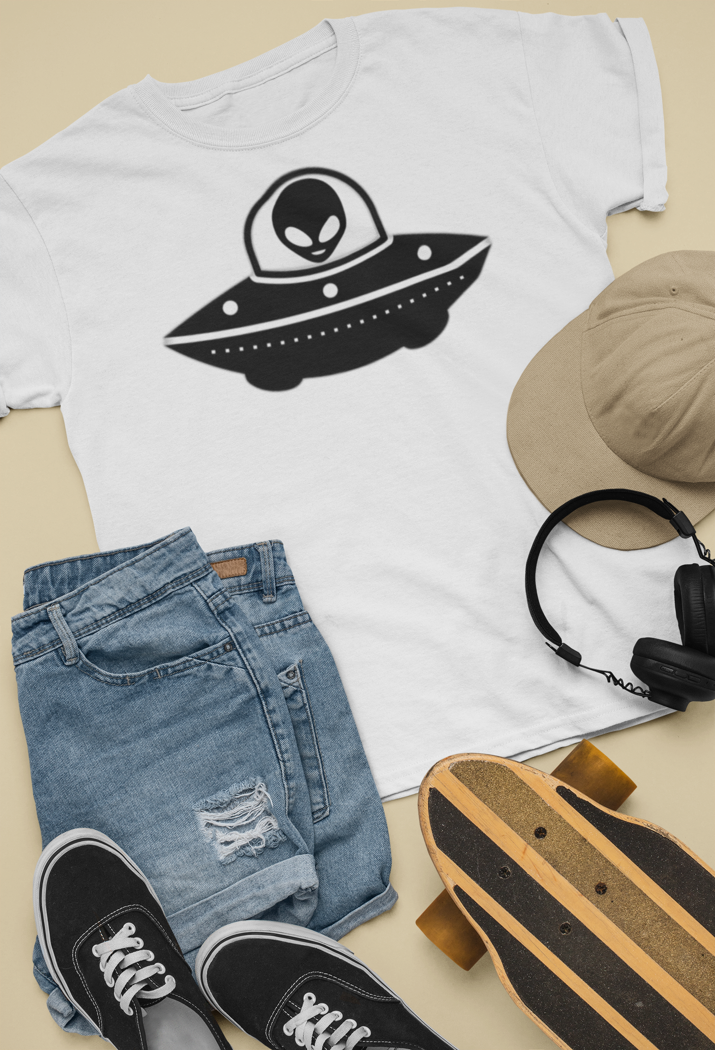 Alien UFO T-Shirt — Cute Retro Flying Saucer Tee for Sci‑Fi Fans